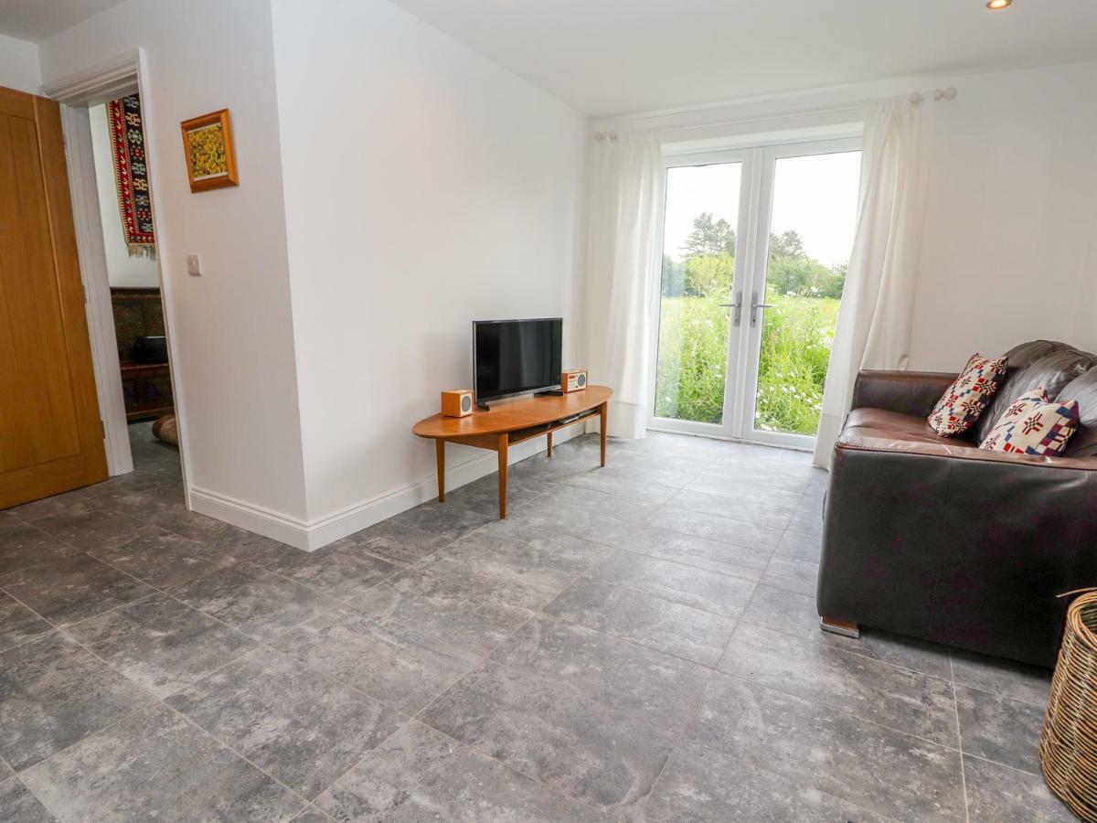 The Stables Villa Frodsham Bagian luar foto